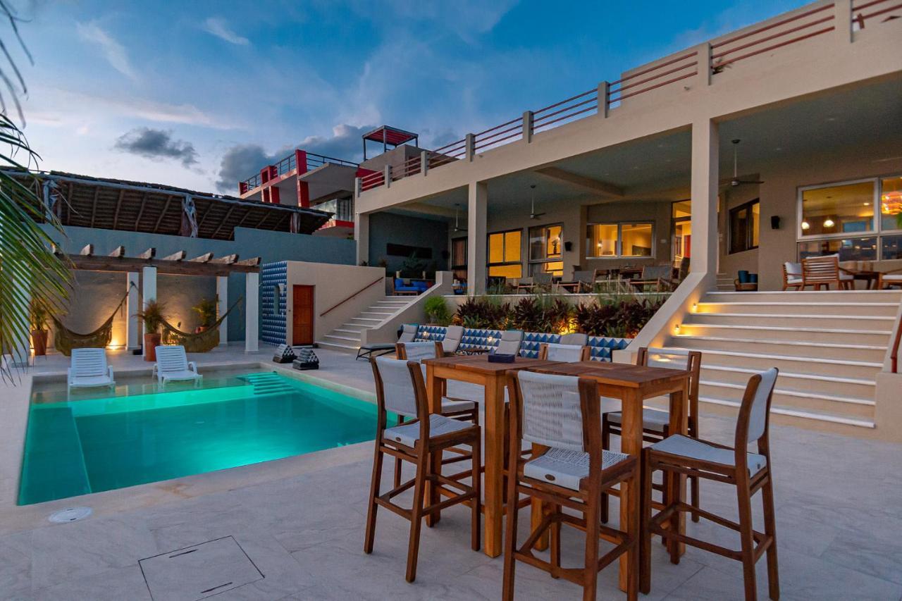 Villa Casa Vaya Vida: Deluxe Island Villa-views Sunrise @ Caribbean, Sunset @ Cancun/isla Bay
